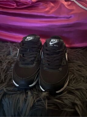 Nike Black & White Air Max Trainers